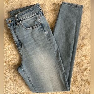 American Eagle skinny jeans